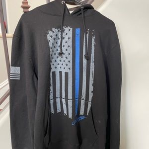 brand new large men’s hoodie from a smoke free pet free home. perfect condition